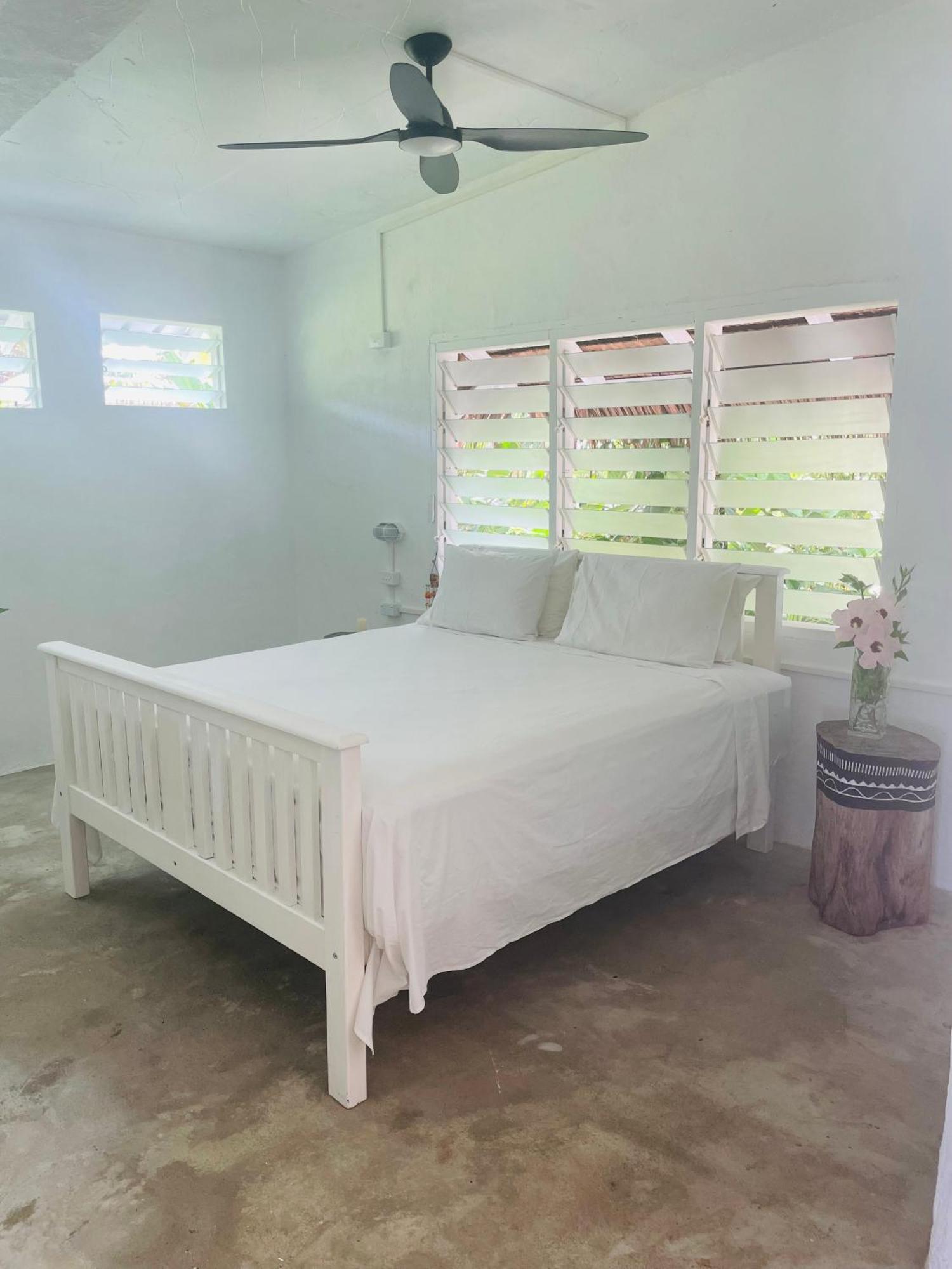 Bed and Breakfast Banana Bay Beach Club Eton Exterior foto