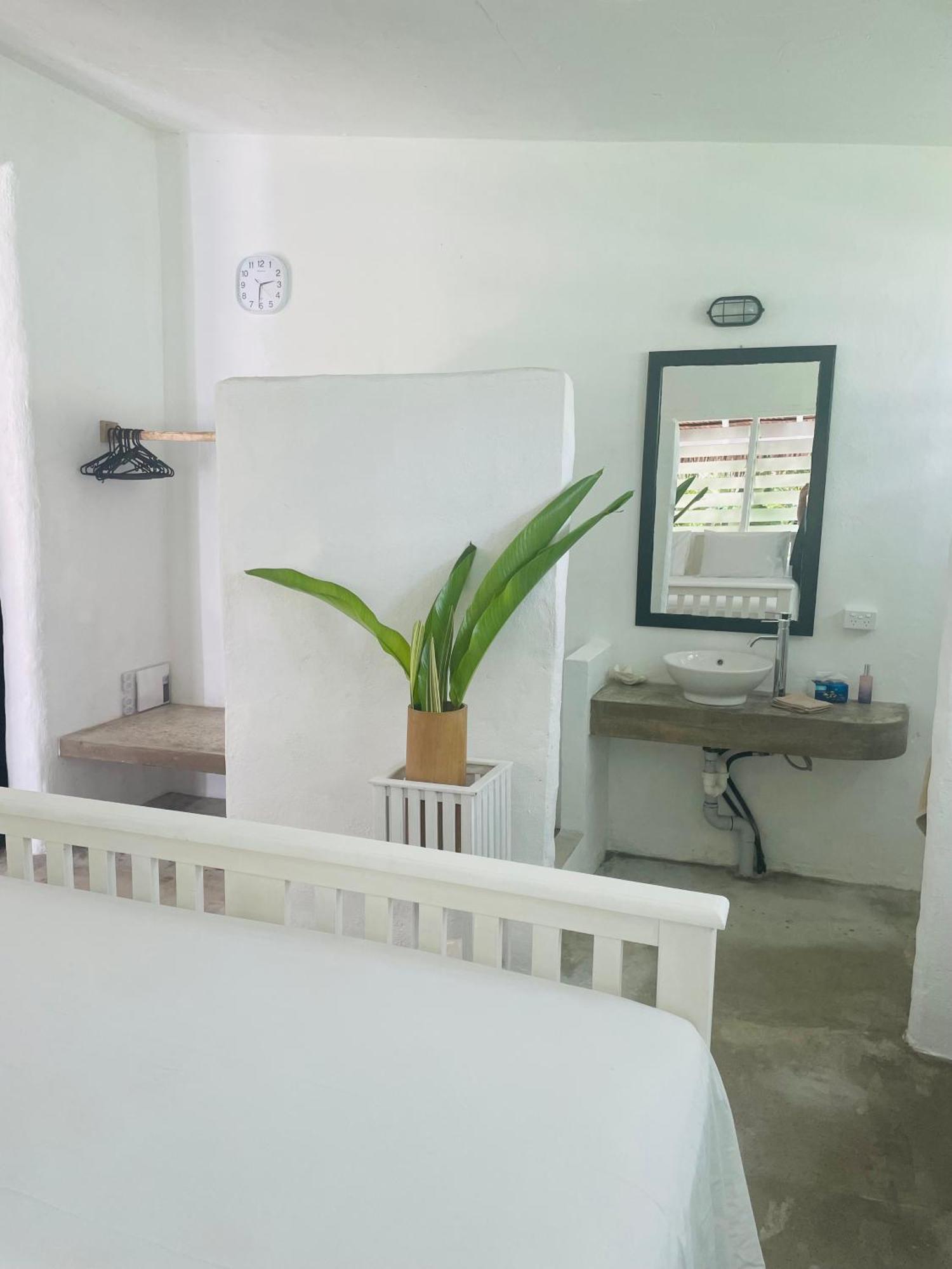 Bed and Breakfast Banana Bay Beach Club Eton Exterior foto