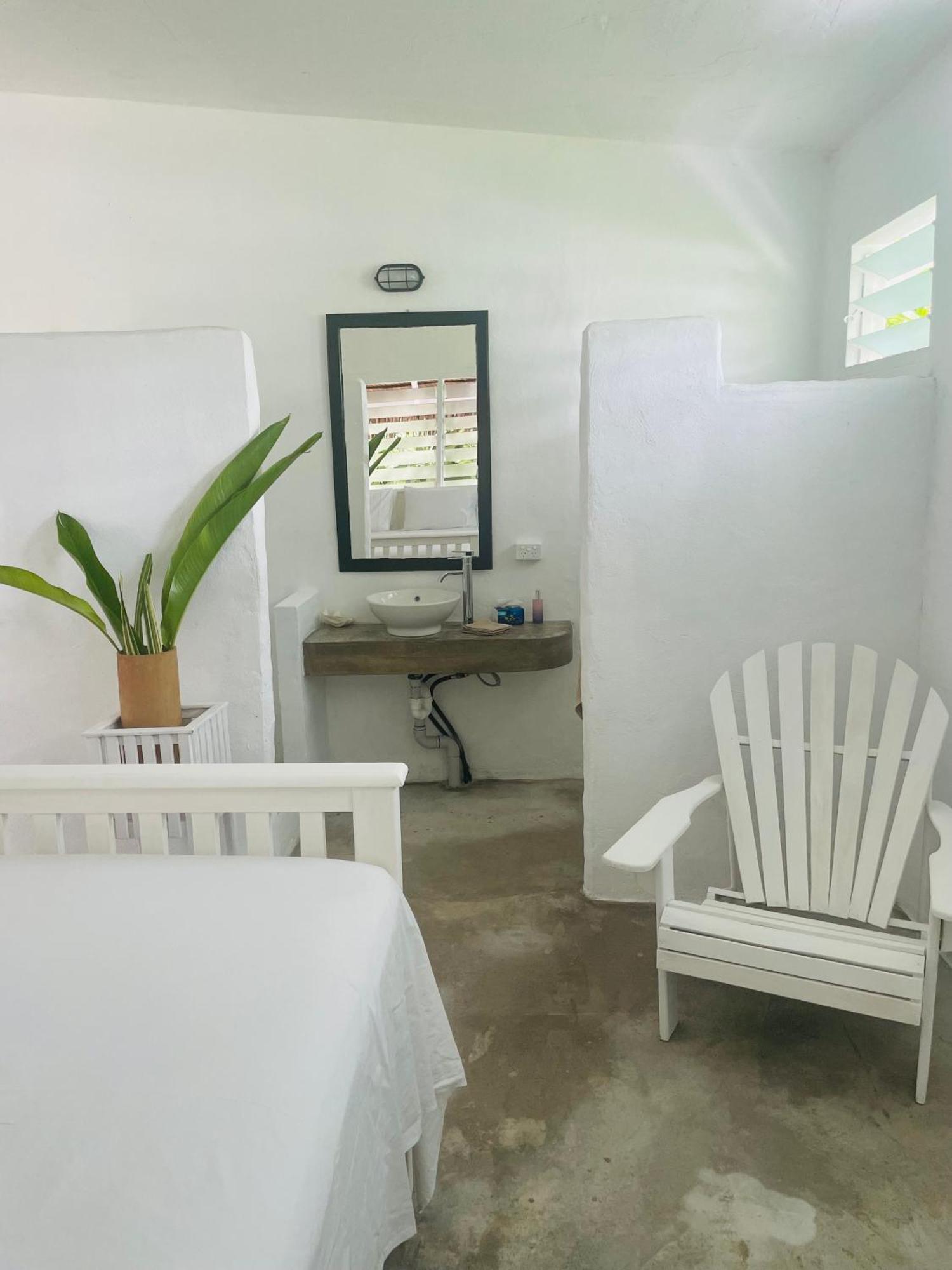 Bed and Breakfast Banana Bay Beach Club Eton Exterior foto
